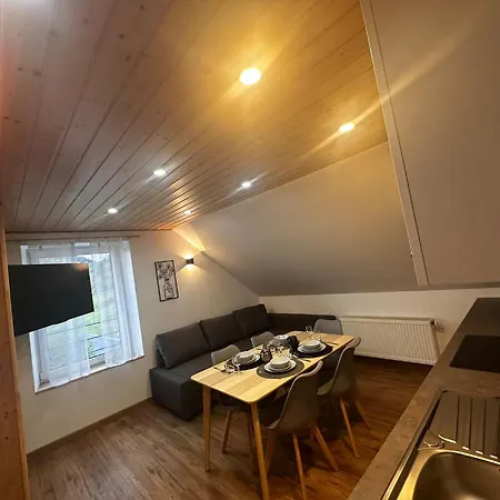 Les Bambi & Jacuzzi Privatif Lägenhet