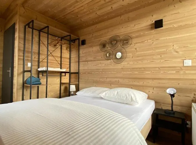 Les Bambi & Jacuzzi Privatif ラ・ブレス