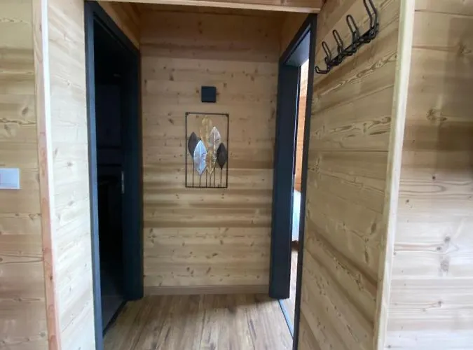 Les Bambi & Jacuzzi Privatif アパート *