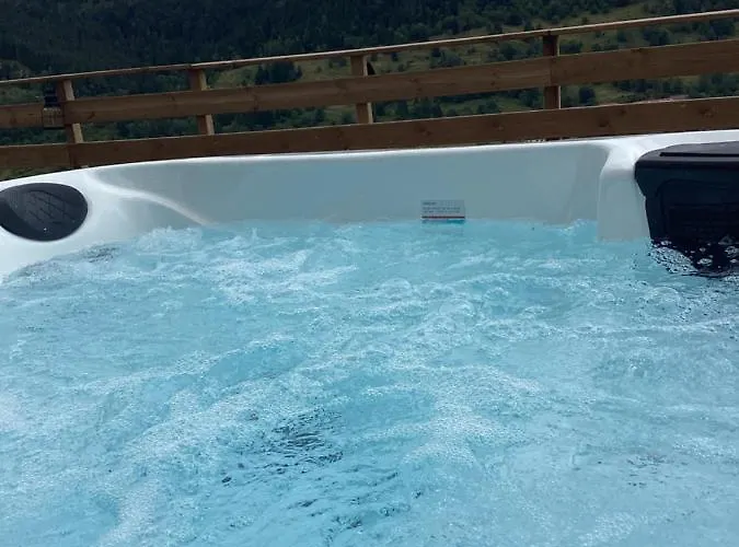 Les Bambi & Jacuzzi Privatif アパート